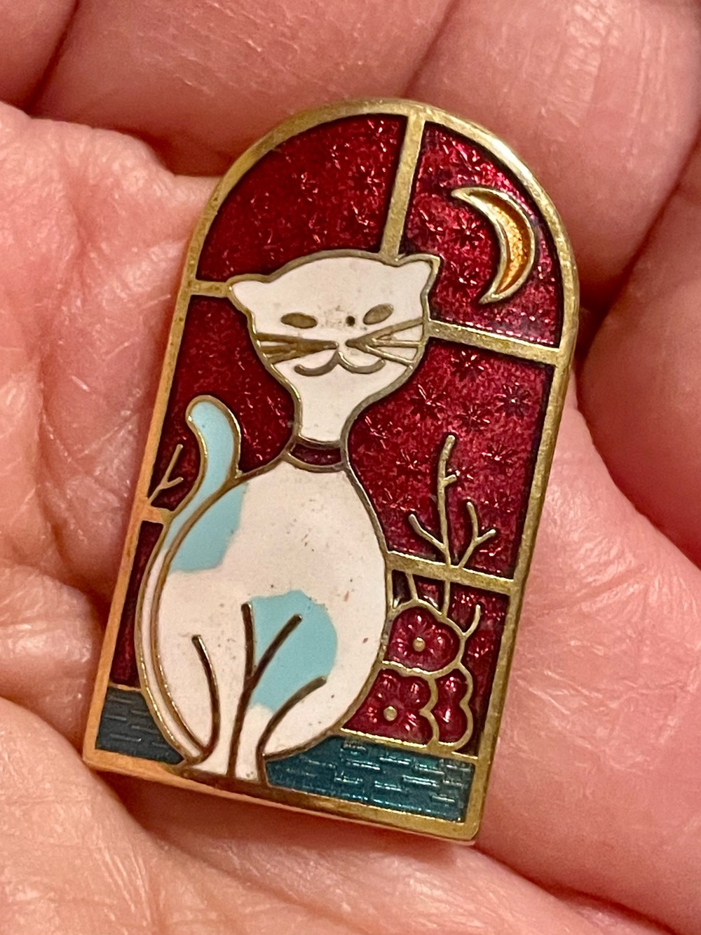 Vintage Cat Enamel Pin - Red & White Night Design